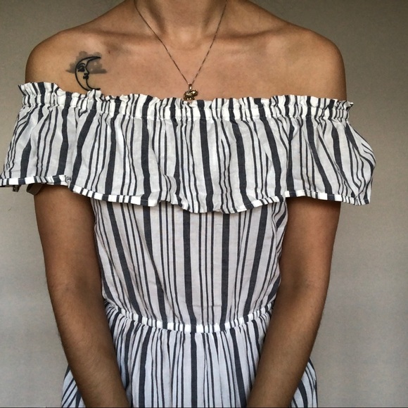 DIVIDED Off the shoulder striped mini dress - Picture 2 of 4